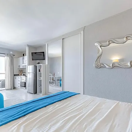 Lovely Lavaggi Sea View Apartamento *