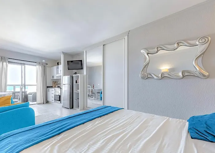 Lovely Lavaggi Sea View Apartmán *